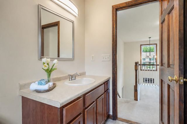 7 Westminster Lane, Auburn, NH 03032