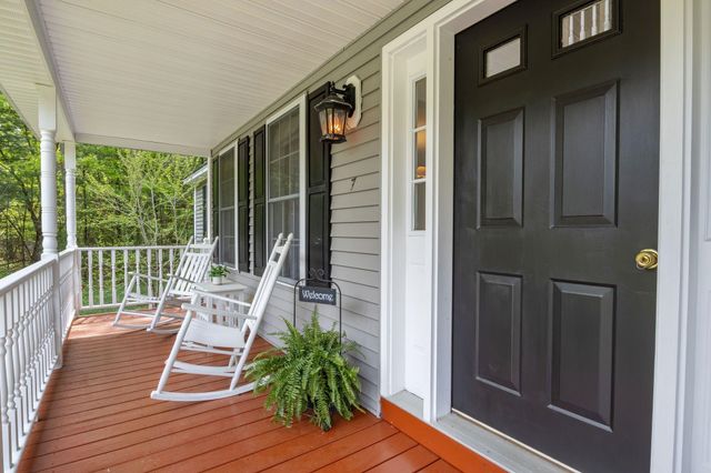 7 Westminster Lane, Auburn, NH 03032
