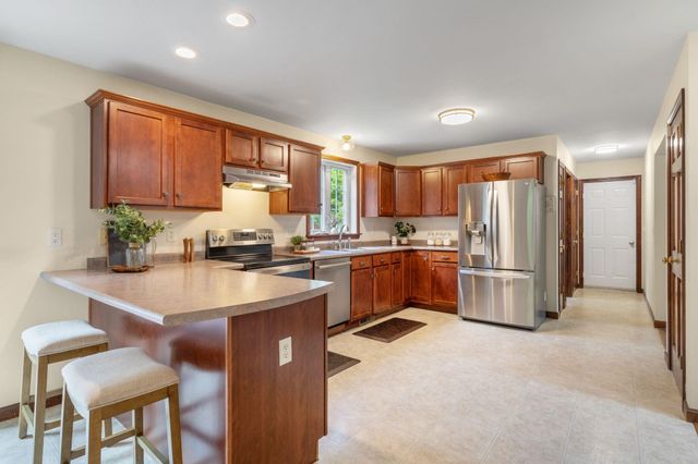 7 Westminster Lane, Auburn, NH 03032