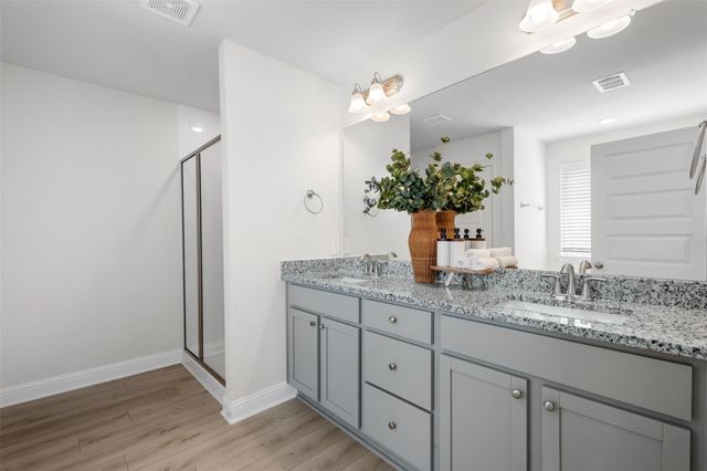 5321 W Bayou Maison Circle, Dickinson, TX 77539