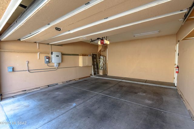 2833 S Full Moon Drive, Tucson, AZ 85713