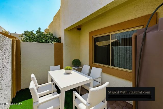 2833 S Full Moon Drive, Tucson, AZ 85713