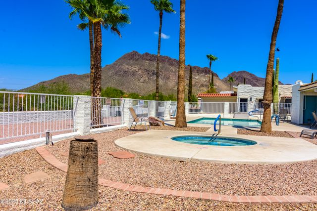 2833 S Full Moon Drive, Tucson, AZ 85713