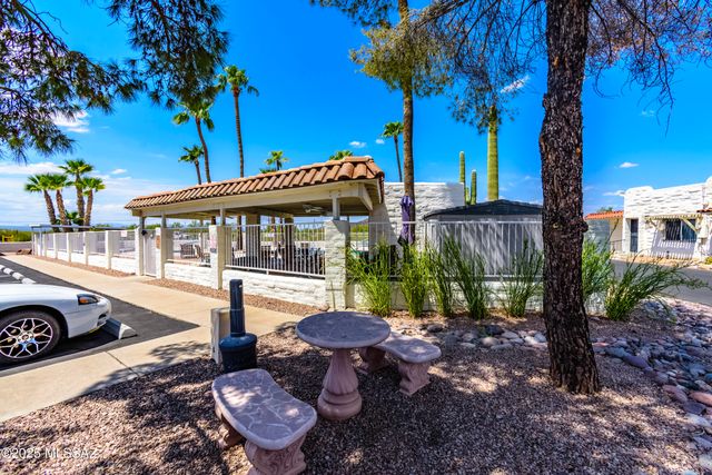 2833 S Full Moon Drive, Tucson, AZ 85713