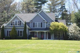 28 Hidden Oaks Drive, Avon, CT 06001