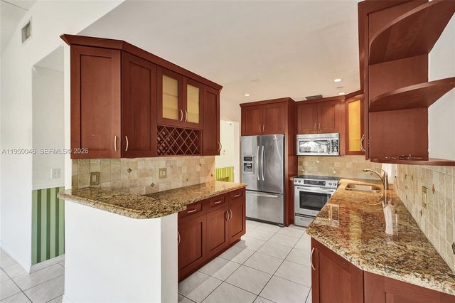 21120 NE 24th Ct, Miami, FL 33180