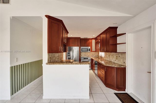 21120 NE 24th Ct, Miami, FL 33180