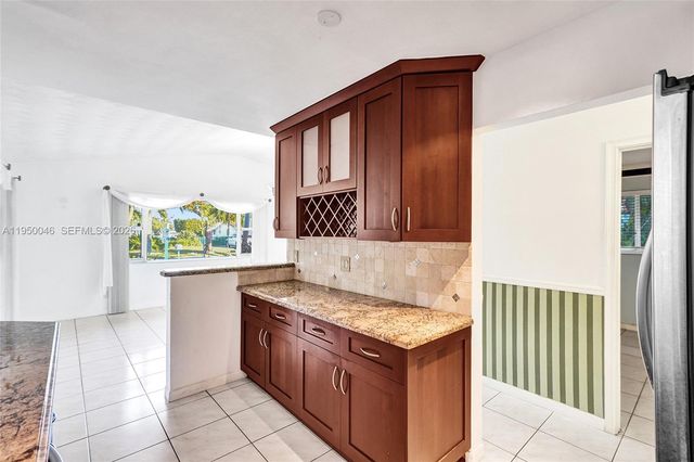 21120 NE 24th Ct, Miami, FL 33180