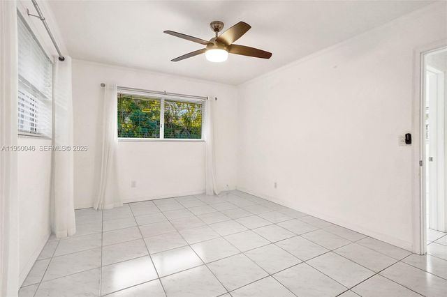 21120 NE 24th Ct, Miami, FL 33180