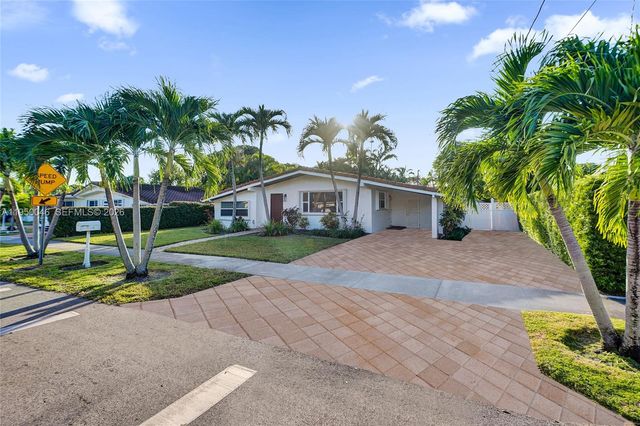 21120 NE 24th Ct, Miami, FL 33180