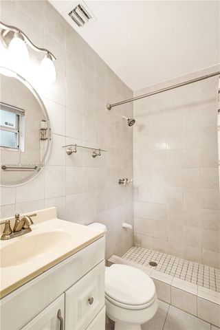 21120 NE 24th Ct, Miami, FL 33180