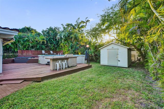 21120 NE 24th Ct, Miami, FL 33180