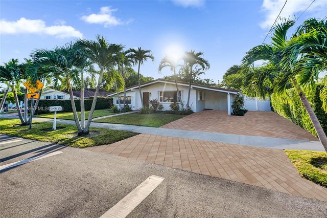 21120 NE 24th Ct, Miami, FL 33180