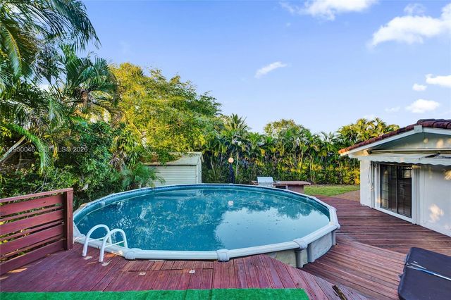 21120 NE 24th Ct, Miami, FL 33180