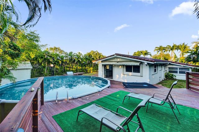 21120 NE 24th Ct, Miami, FL 33180