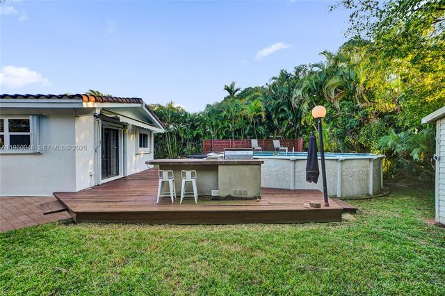 21120 NE 24th Ct, Miami, FL 33180