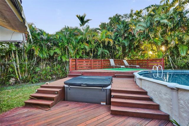 21120 NE 24th Ct, Miami, FL 33180