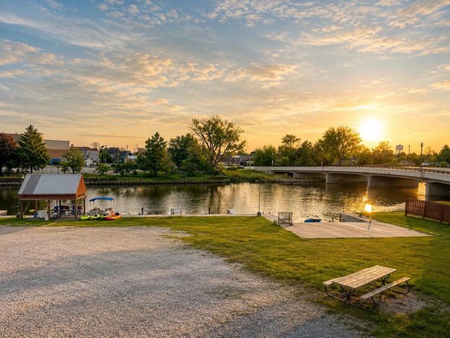 1522 MONROE STREET, Two Rivers, WI 54241