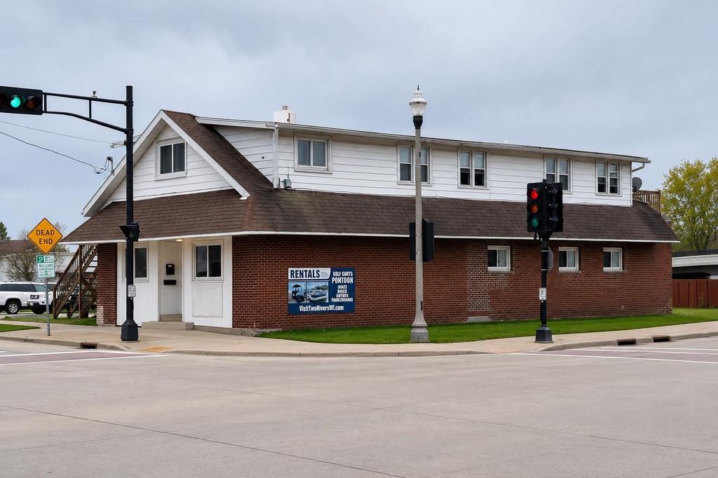 1522 MONROE STREET, Two Rivers, WI 54241
