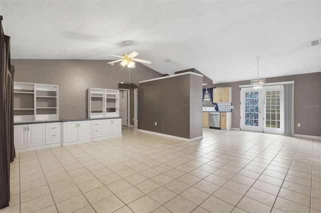 315 WALNUT AVENUE, Orange City, FL 32763