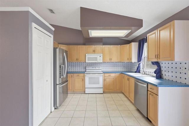 315 WALNUT AVENUE, Orange City, FL 32763