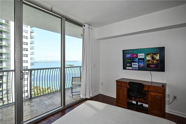 1750 N Bayshore Dr 2403, Miami, FL 33132