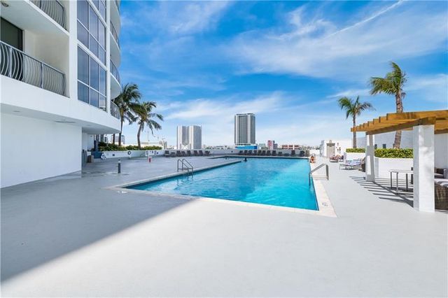 1750 N Bayshore Dr 2403, Miami, FL 33132