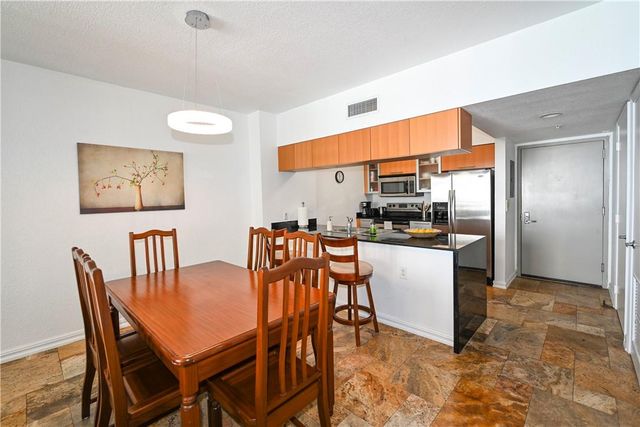 1750 N Bayshore Dr 2403, Miami, FL 33132