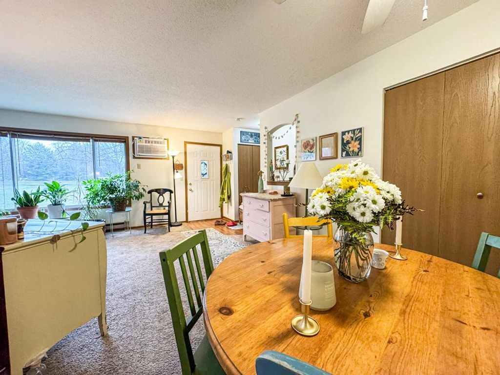 710 W Village Road 104, Chanhassen, MN 55317 — photo 3
