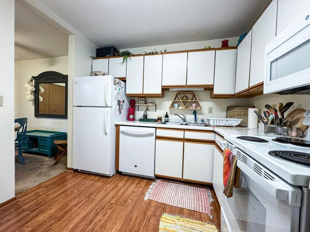 710 W Village Road 104, Chanhassen, MN 55317 — photo 4