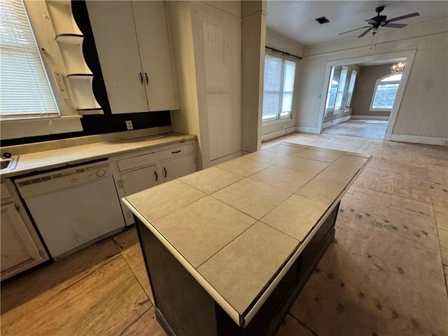 1814 HILL Street, Alexandria, LA 71301