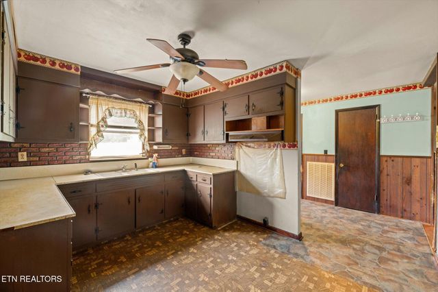 245 County Road 775, Riceville, TN 37370