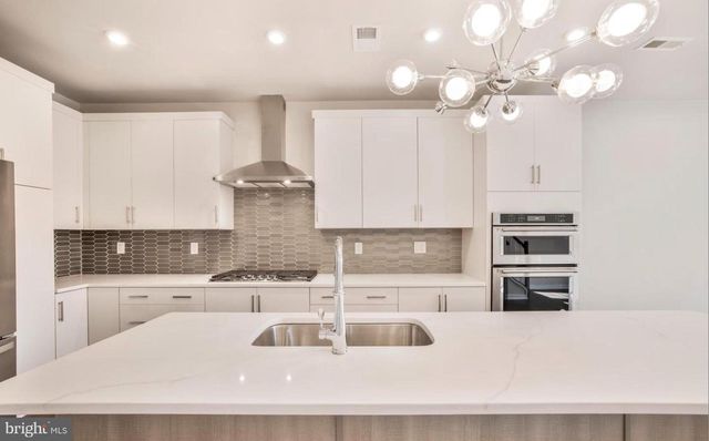 7512 SAWYER FARM DR, Mclean, VA 22102