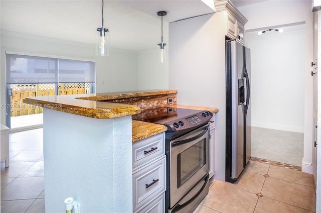 8601 SW 94th St 121W, Miami, FL 33156