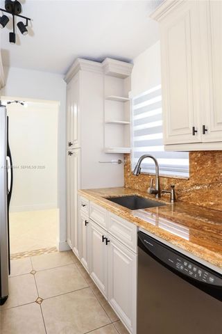 8601 SW 94th St 121W, Miami, FL 33156