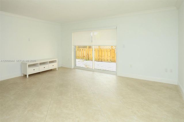 8601 SW 94th St 121W, Miami, FL 33156