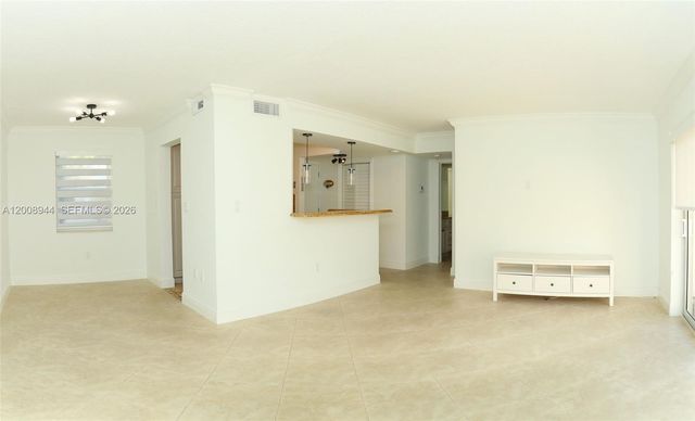 8601 SW 94th St 121W, Miami, FL 33156