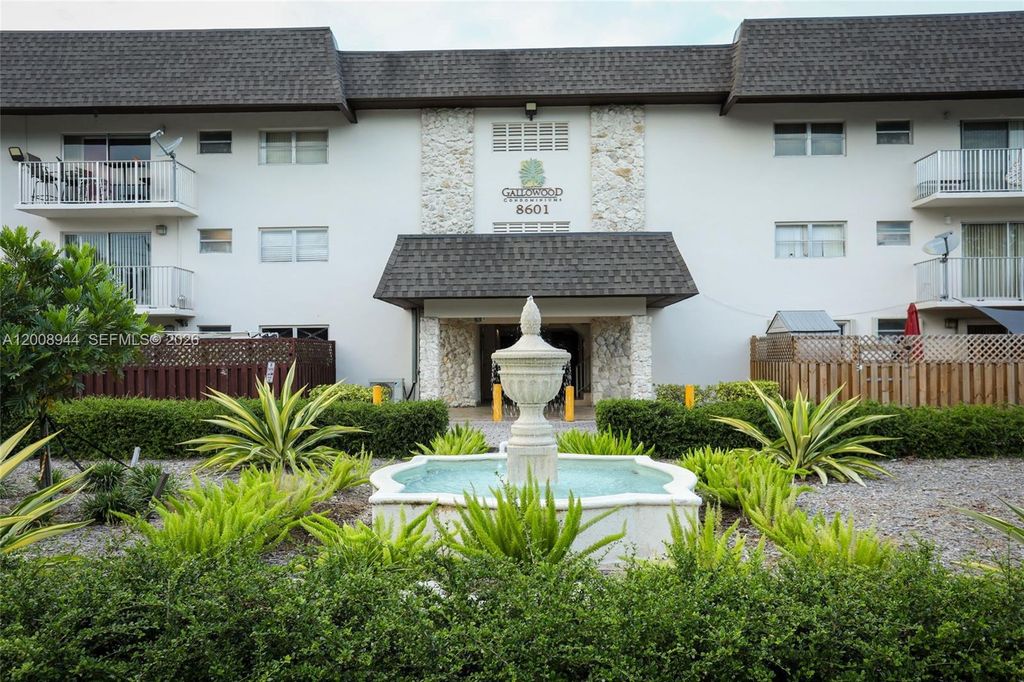 8601 SW 94th St 121W, Miami, FL 33156