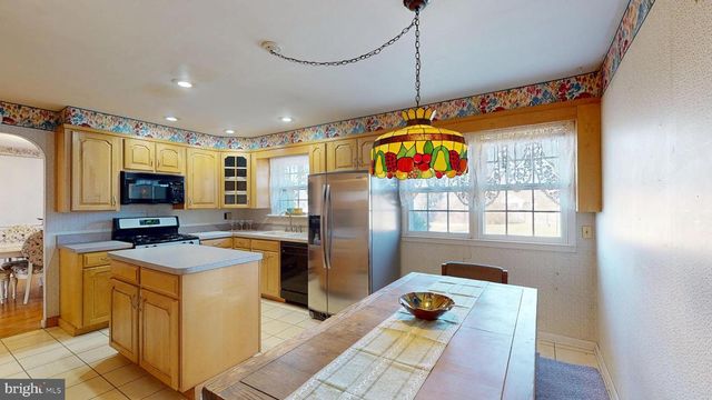 213 WAYNE DR, Cinnaminson, NJ 08077