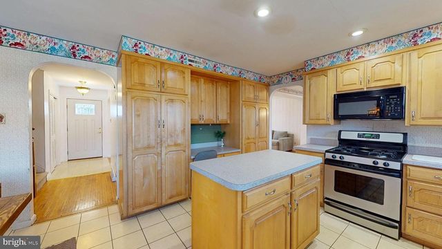 213 WAYNE DR, Cinnaminson, NJ 08077