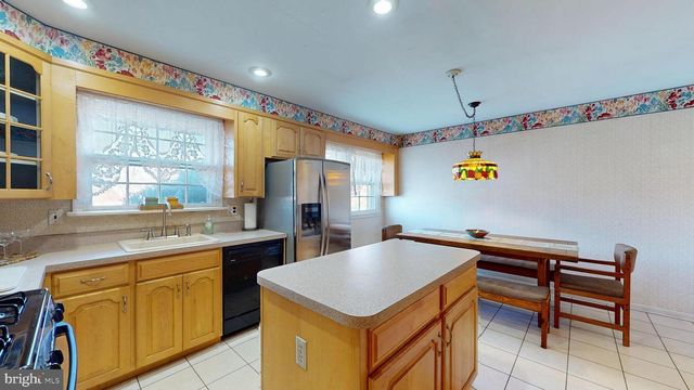 213 WAYNE DR, Cinnaminson, NJ 08077