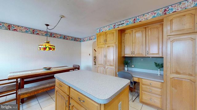 213 WAYNE DR, Cinnaminson, NJ 08077