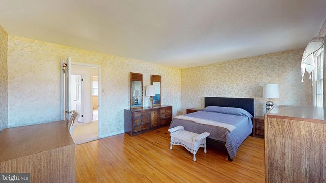 213 WAYNE DR, Cinnaminson, NJ 08077