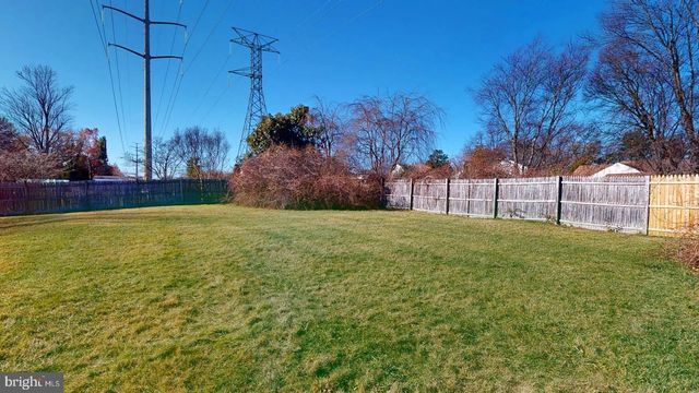 213 WAYNE DR, Cinnaminson, NJ 08077