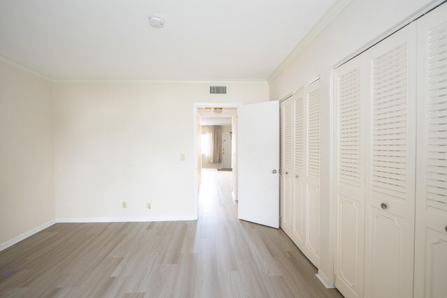 3240 Lake Osborne Drive 208, Lake Worth, FL 33461