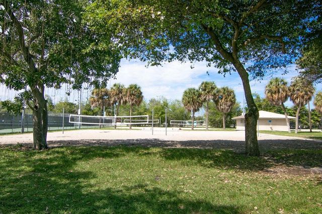 3240 Lake Osborne Drive 208, Lake Worth, FL 33461