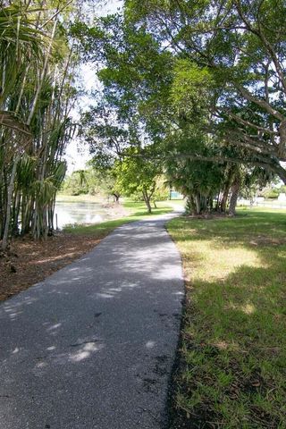 3240 Lake Osborne Drive 208, Lake Worth, FL 33461
