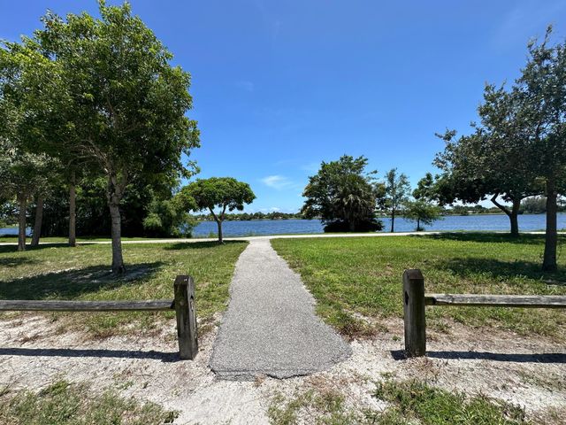 3240 Lake Osborne Drive 208, Lake Worth, FL 33461