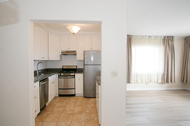 3240 Lake Osborne Drive 208, Lake Worth, FL 33461