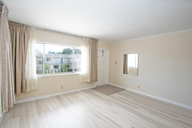 3240 Lake Osborne Drive 208, Lake Worth, FL 33461